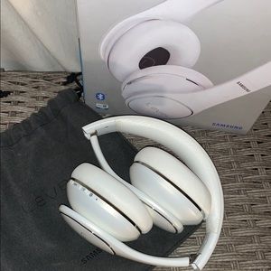 Samsung Level Headphones
